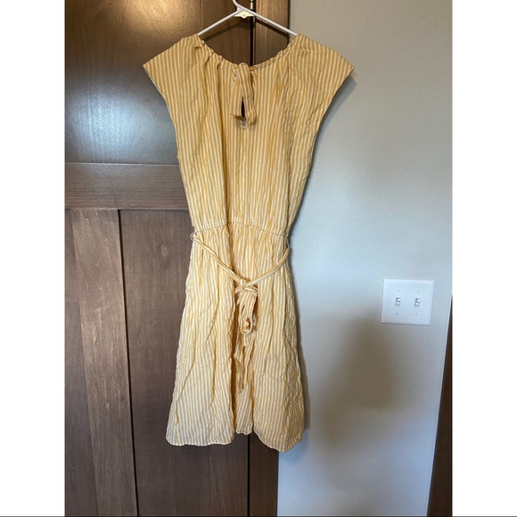 LC Lauren Conrad Pleat Neck Dress Size M Yellow Stripe - Picture 3 of 4